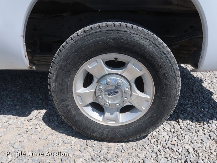 image for item GS9878 2016 Ford F250 Super Duty XLT  Crew Cab pickup truck