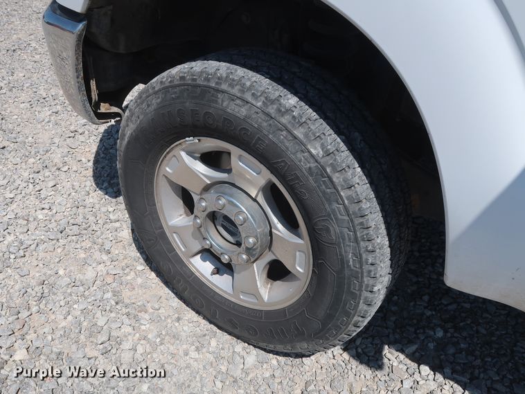 image for item GS9878 2016 Ford F250 Super Duty XLT  Crew Cab pickup truck