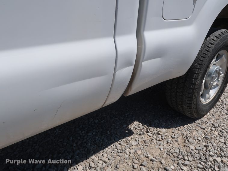 image for item GS9878 2016 Ford F250 Super Duty XLT  Crew Cab pickup truck