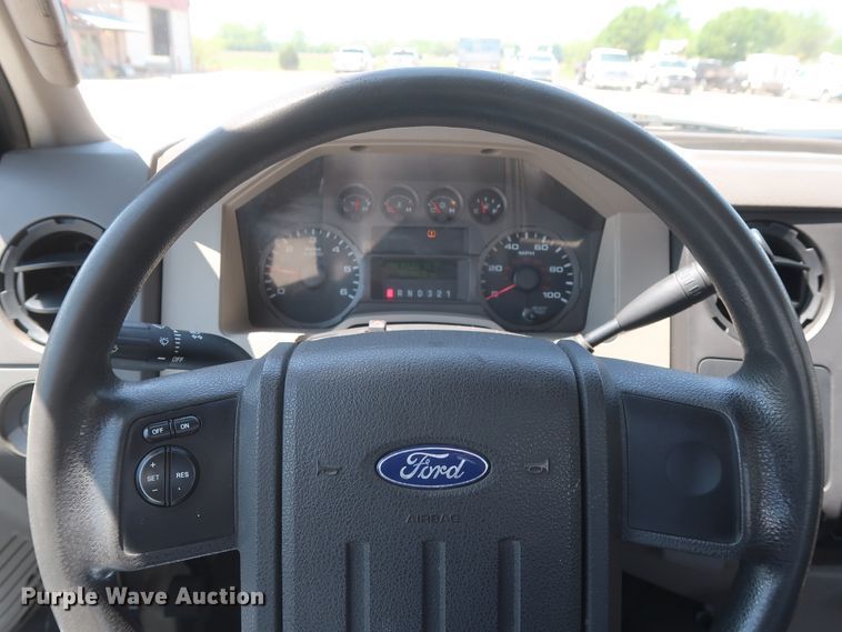 image for item GS9882 2008 Ford F250 Super Duty XL  pickup truck