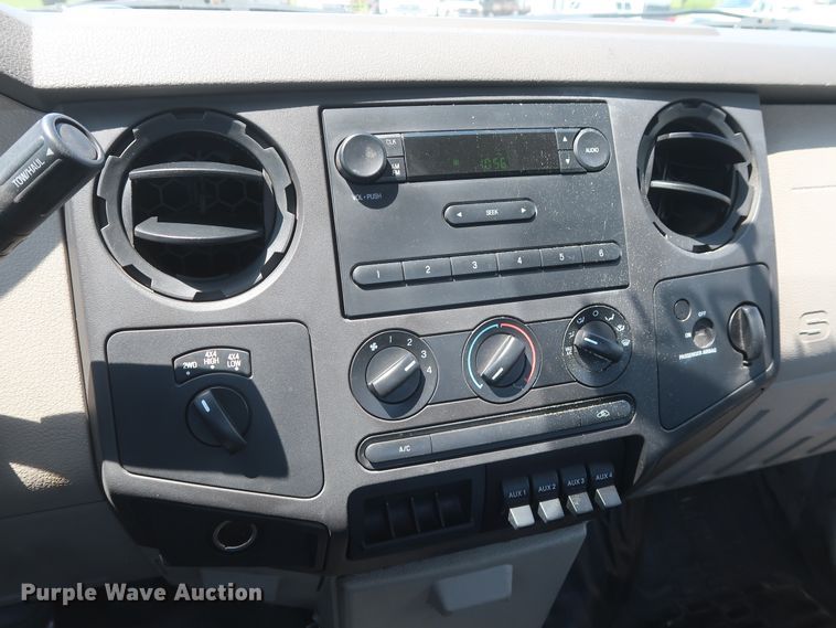 image for item GS9882 2008 Ford F250 Super Duty XL  pickup truck