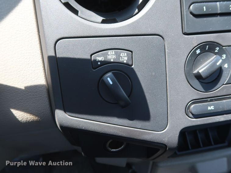 image for item GS9882 2008 Ford F250 Super Duty XL  pickup truck