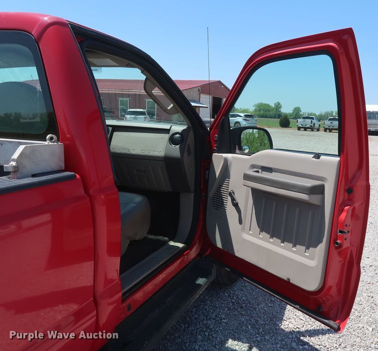 image for item GS9882 2008 Ford F250 Super Duty XL  pickup truck