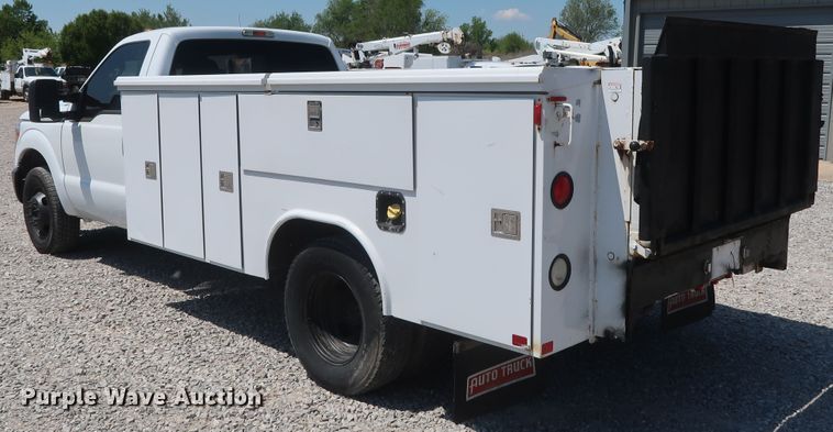 image for item GS9885 2014 Ford F350 Super Duty XL  utility bed pickup truck