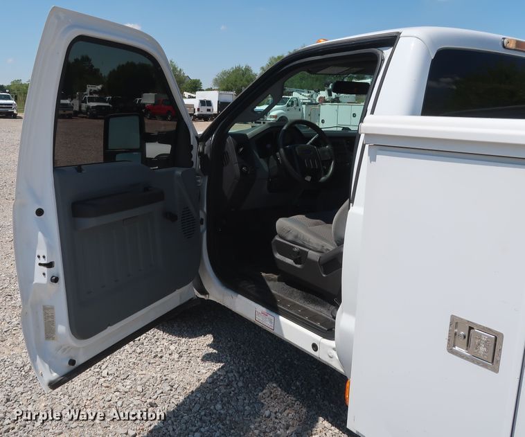 image for item GS9885 2014 Ford F350 Super Duty XL  utility bed pickup truck