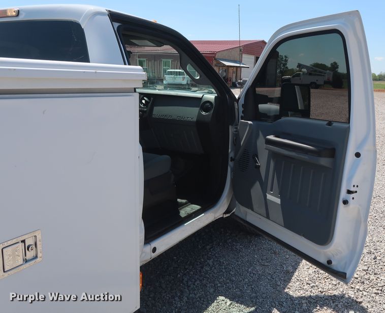 image for item GS9885 2014 Ford F350 Super Duty XL  utility bed pickup truck