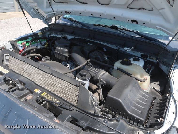 image for item GS9885 2014 Ford F350 Super Duty XL  utility bed pickup truck