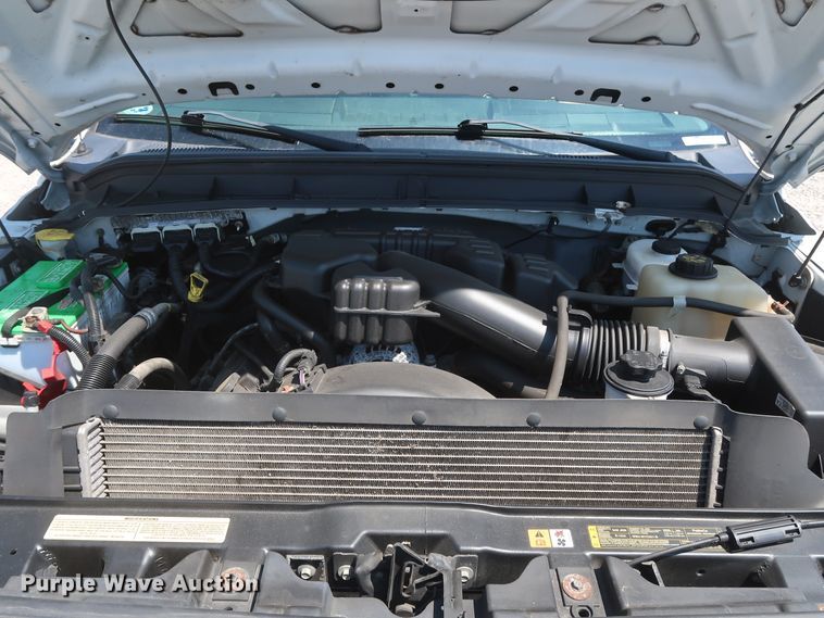 image for item GS9885 2014 Ford F350 Super Duty XL  utility bed pickup truck