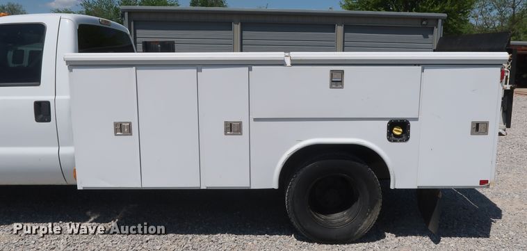 image for item GS9885 2014 Ford F350 Super Duty XL  utility bed pickup truck