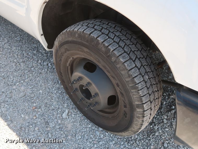 image for item GS9885 2014 Ford F350 Super Duty XL  utility bed pickup truck