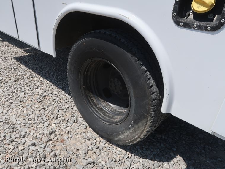 image for item GS9885 2014 Ford F350 Super Duty XL  utility bed pickup truck