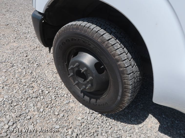 image for item GS9885 2014 Ford F350 Super Duty XL  utility bed pickup truck