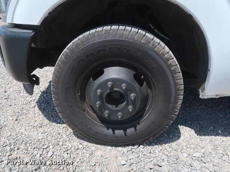 image for item GS9885 2014 Ford F350 Super Duty XL  utility bed pickup truck