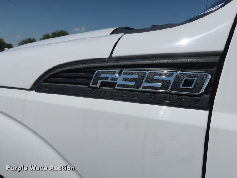 image for item GS9885 2014 Ford F350 Super Duty XL  utility bed pickup truck