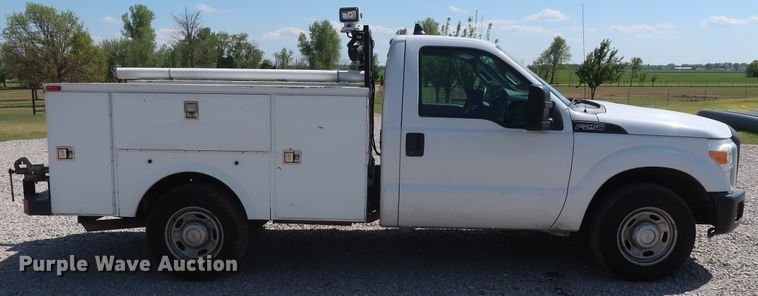 image for item GS9888 2012 Ford F250 Super Duty XL  utility bed pickup truck