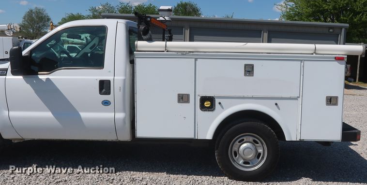 image for item GS9888 2012 Ford F250 Super Duty XL  utility bed pickup truck