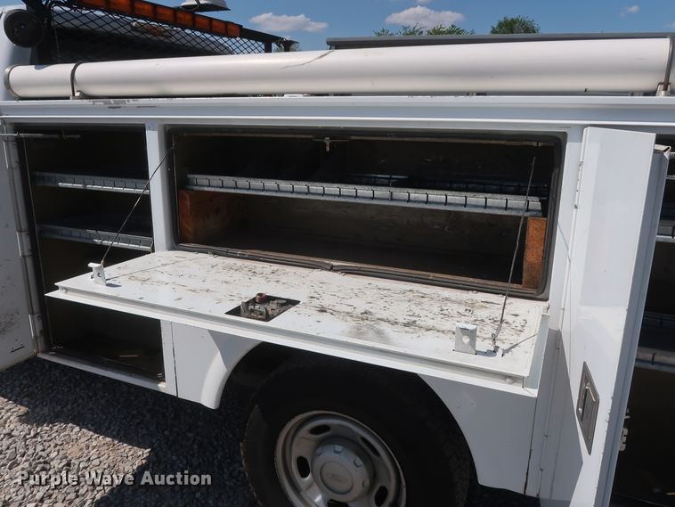 image for item GS9888 2012 Ford F250 Super Duty XL  utility bed pickup truck