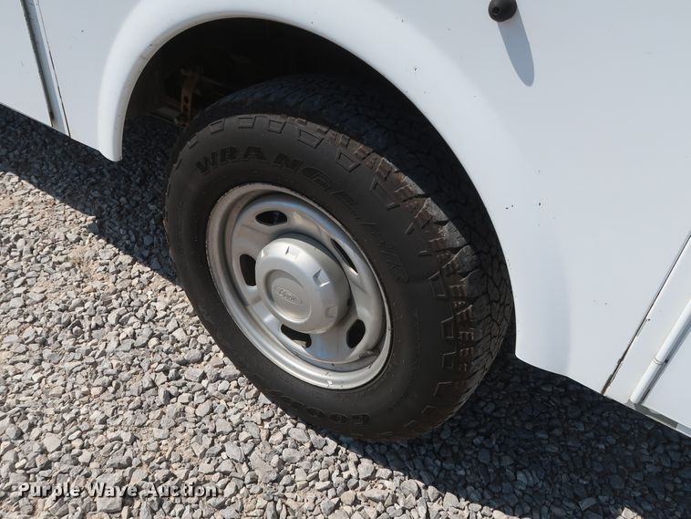 image for item GS9888 2012 Ford F250 Super Duty XL  utility bed pickup truck