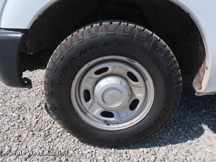 image for item GS9888 2012 Ford F250 Super Duty XL  utility bed pickup truck