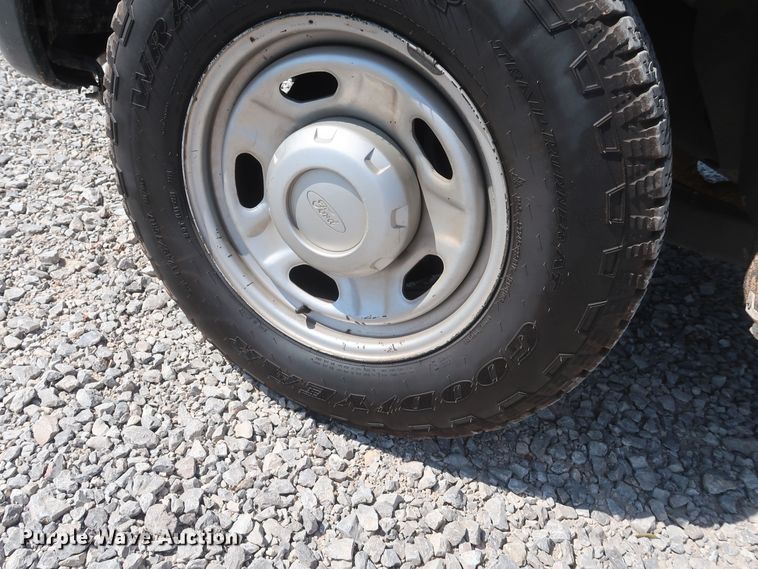 image for item GS9888 2012 Ford F250 Super Duty XL  utility bed pickup truck