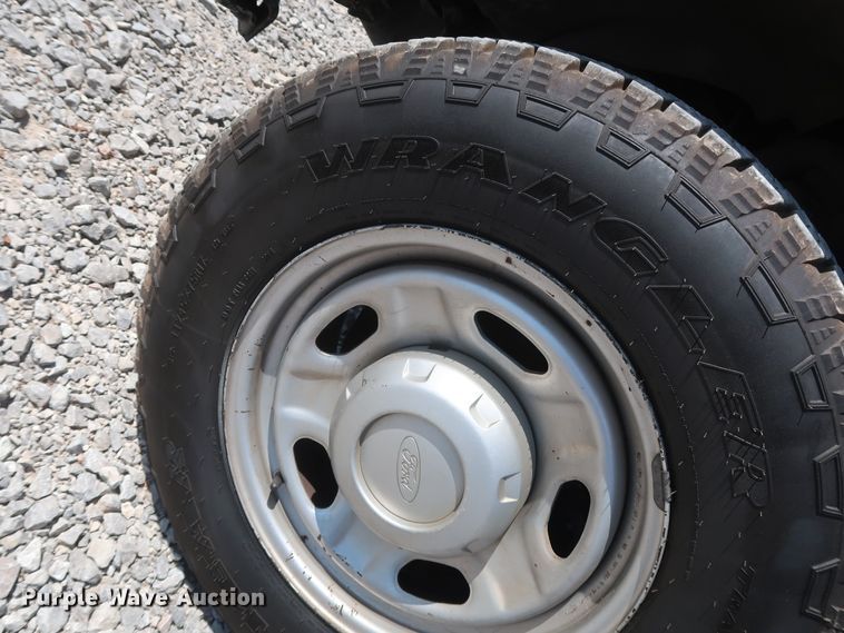 image for item GS9888 2012 Ford F250 Super Duty XL  utility bed pickup truck