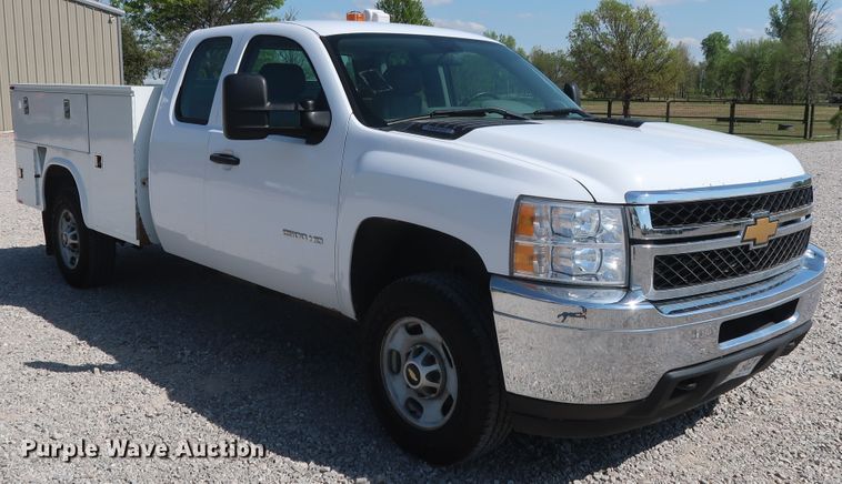 image for item GS9889 2013 Chevrolet Silverado 2500HD  Ext. Cab utility bed pickup truck