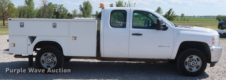 image for item GS9889 2013 Chevrolet Silverado 2500HD  Ext. Cab utility bed pickup truck