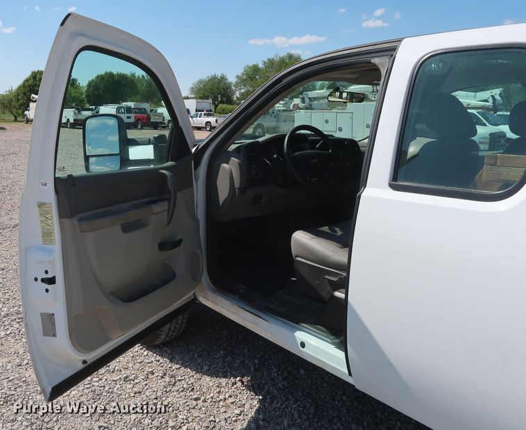 image for item GS9889 2013 Chevrolet Silverado 2500HD  Ext. Cab utility bed pickup truck