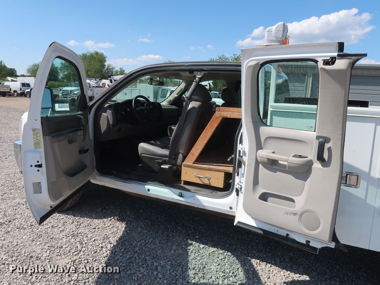 image for item GS9889 2013 Chevrolet Silverado 2500HD  Ext. Cab utility bed pickup truck