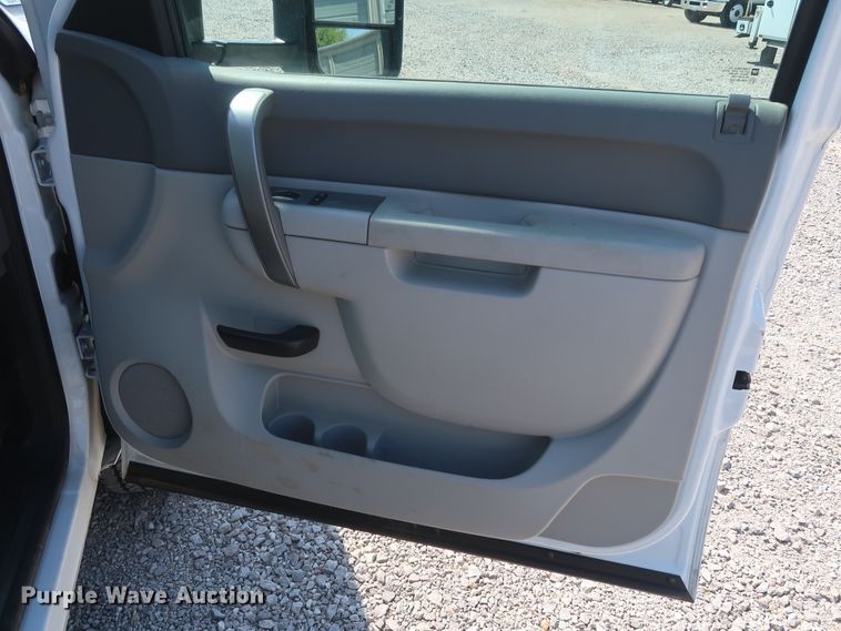 image for item GS9889 2013 Chevrolet Silverado 2500HD  Ext. Cab utility bed pickup truck