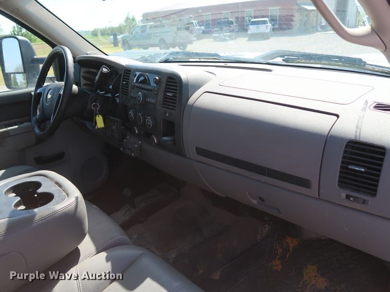 image for item GS9889 2013 Chevrolet Silverado 2500HD  Ext. Cab utility bed pickup truck