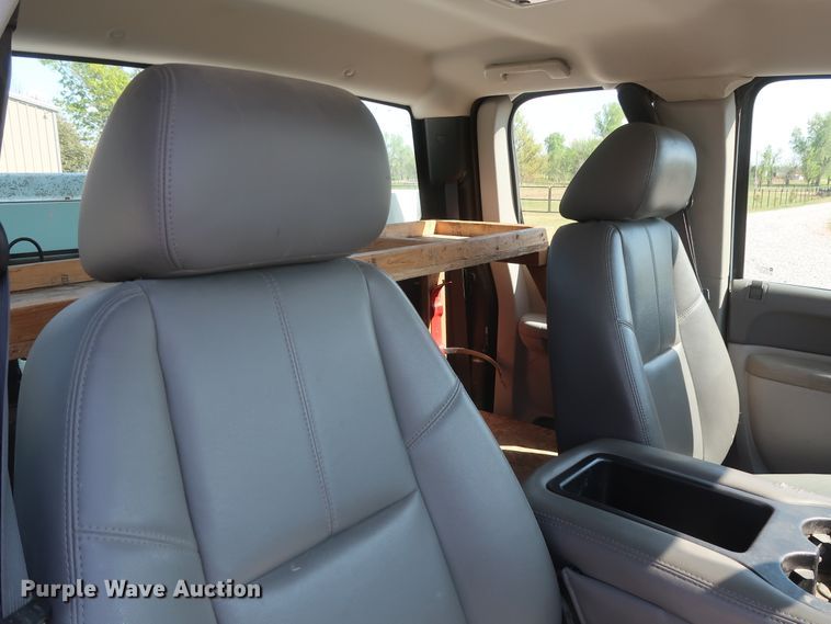 image for item GS9889 2013 Chevrolet Silverado 2500HD  Ext. Cab utility bed pickup truck