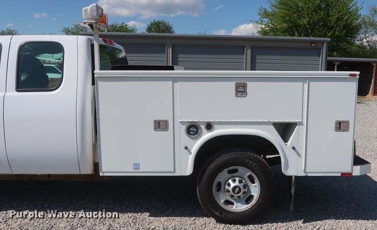 image for item GS9889 2013 Chevrolet Silverado 2500HD  Ext. Cab utility bed pickup truck