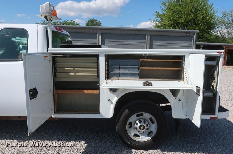 image for item GS9889 2013 Chevrolet Silverado 2500HD  Ext. Cab utility bed pickup truck