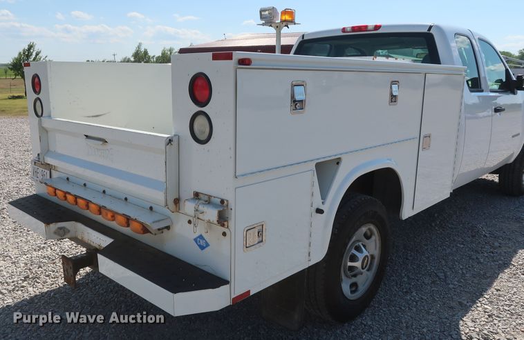 image for item GS9889 2013 Chevrolet Silverado 2500HD  Ext. Cab utility bed pickup truck