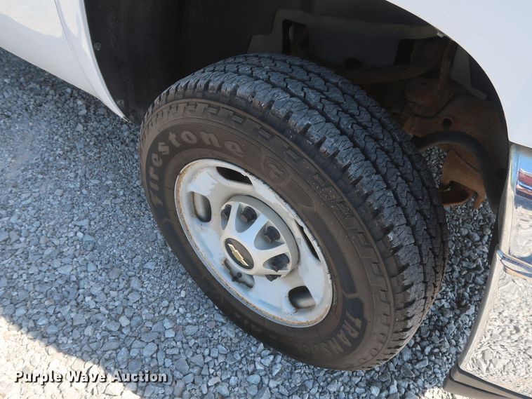 image for item GS9889 2013 Chevrolet Silverado 2500HD  Ext. Cab utility bed pickup truck