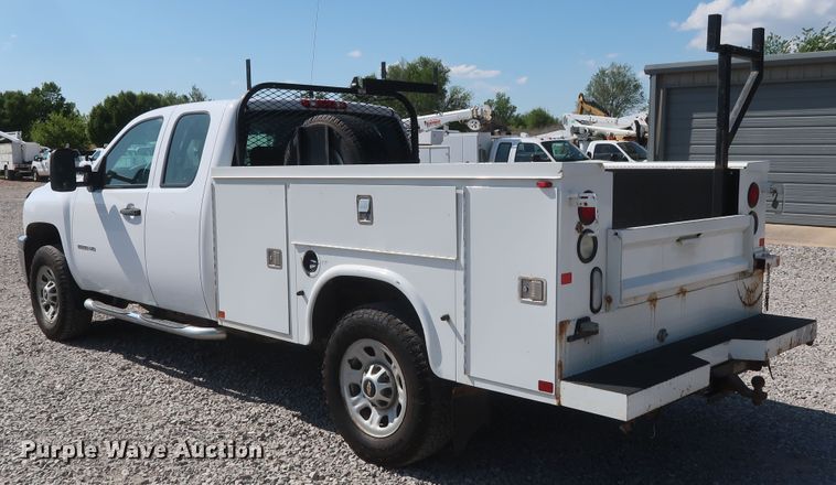 image for item GS9890 2013 Chevrolet Silverado 2500HD  Ext. Cab utility bed pickup truck