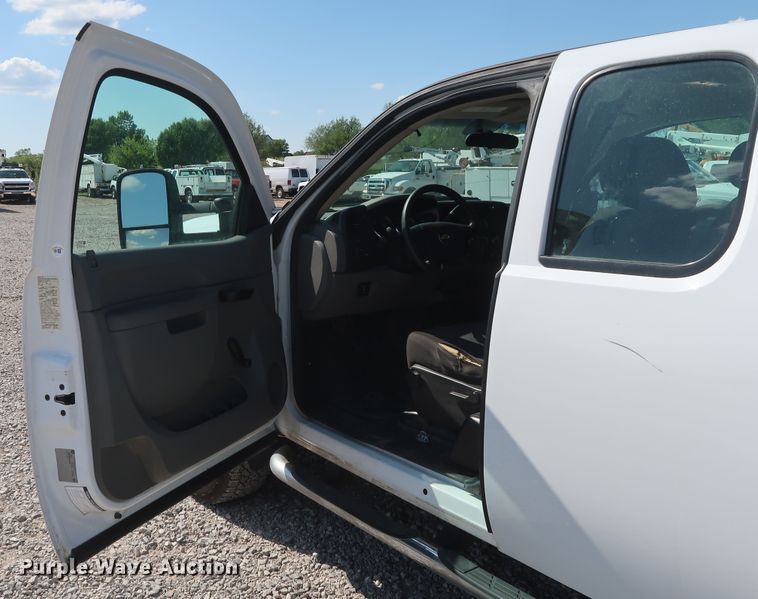 image for item GS9890 2013 Chevrolet Silverado 2500HD  Ext. Cab utility bed pickup truck