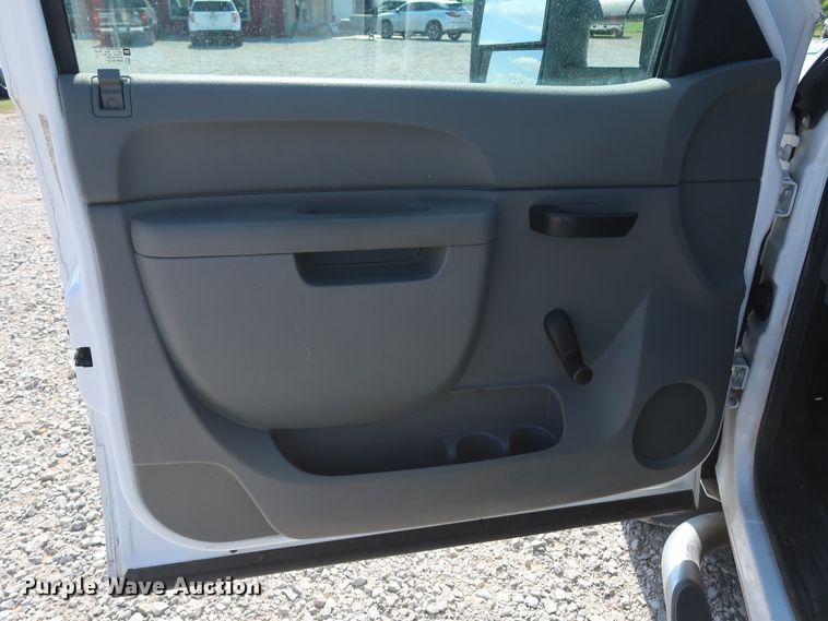 image for item GS9890 2013 Chevrolet Silverado 2500HD  Ext. Cab utility bed pickup truck