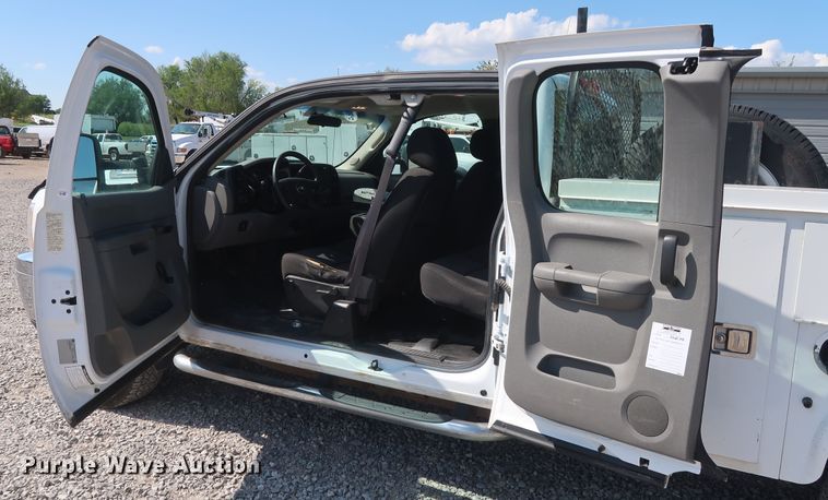 image for item GS9890 2013 Chevrolet Silverado 2500HD  Ext. Cab utility bed pickup truck