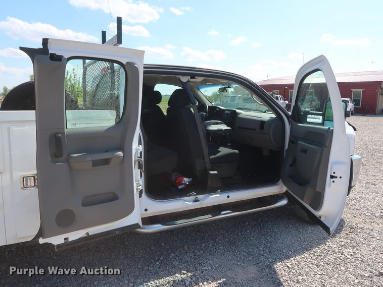 image for item GS9890 2013 Chevrolet Silverado 2500HD  Ext. Cab utility bed pickup truck