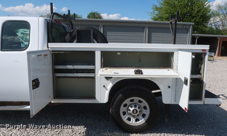 image for item GS9890 2013 Chevrolet Silverado 2500HD  Ext. Cab utility bed pickup truck