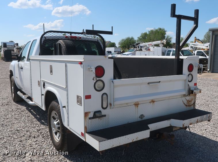 image for item GS9890 2013 Chevrolet Silverado 2500HD  Ext. Cab utility bed pickup truck