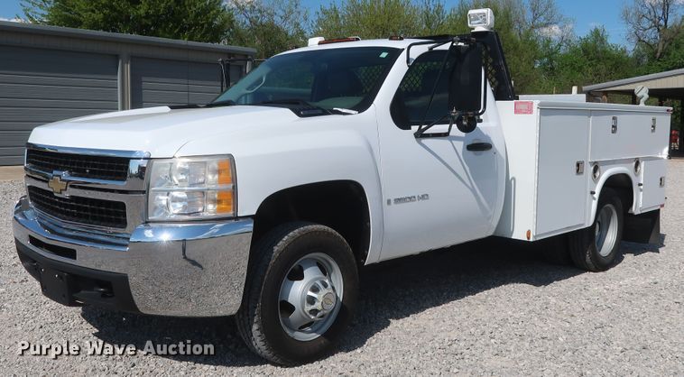 image for item GS9891 2009 Chevrolet Silverado 3500HD  utility bed pickup truck
