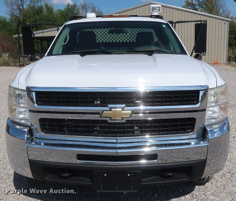 image for item GS9891 2009 Chevrolet Silverado 3500HD  utility bed pickup truck