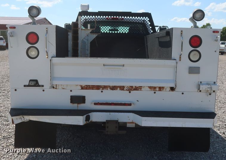 image for item GS9891 2009 Chevrolet Silverado 3500HD  utility bed pickup truck