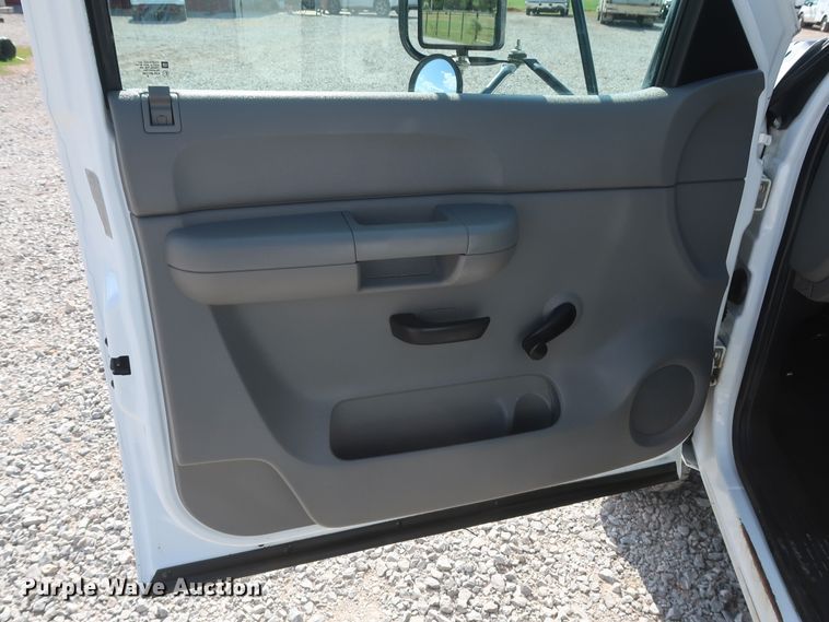 image for item GS9891 2009 Chevrolet Silverado 3500HD  utility bed pickup truck