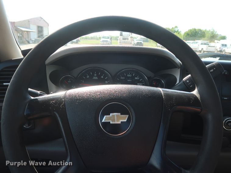 image for item GS9891 2009 Chevrolet Silverado 3500HD  utility bed pickup truck