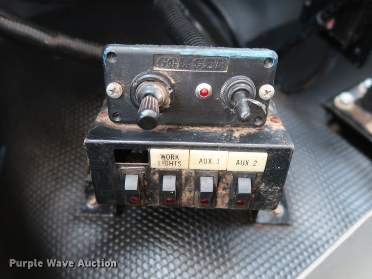 image for item GS9891 2009 Chevrolet Silverado 3500HD  utility bed pickup truck