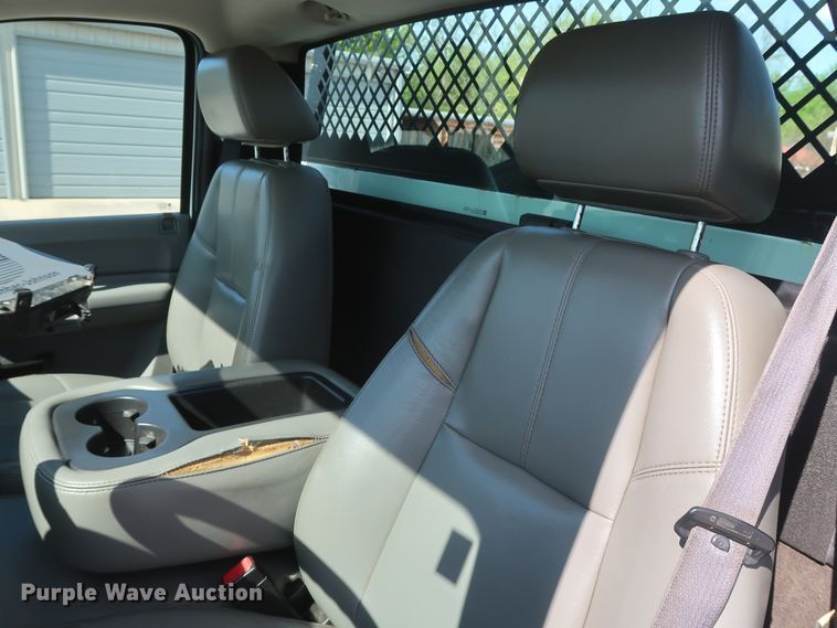 image for item GS9891 2009 Chevrolet Silverado 3500HD  utility bed pickup truck